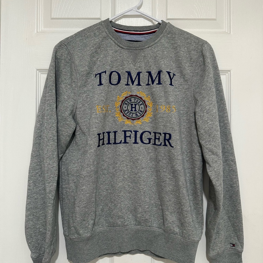 Tommy Hilfiger Gray Crewneck Sweater Classic Style